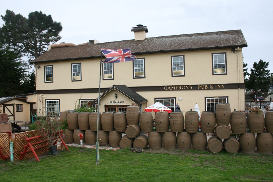 Inn Half Moon Bay, CA at Cameron's Pub